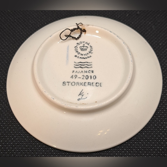 4 VINTAGE ROYAL COPENHAGEN  DENMARK BLUE AND WHITE MINI PLATES - Picture 5 of 10